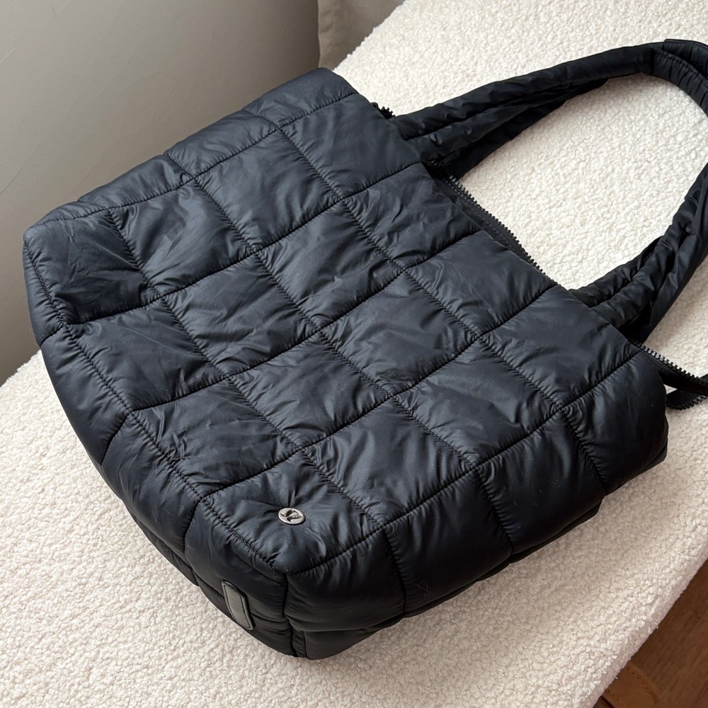 Elegant Black Quilted Shoulder Bag